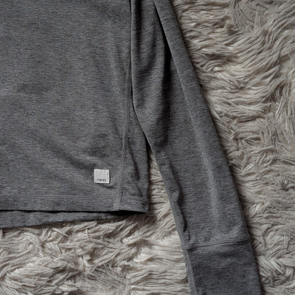EUC Vuori Crescent Half Zip Pullover in Heather Gray - Picture 6 of 16